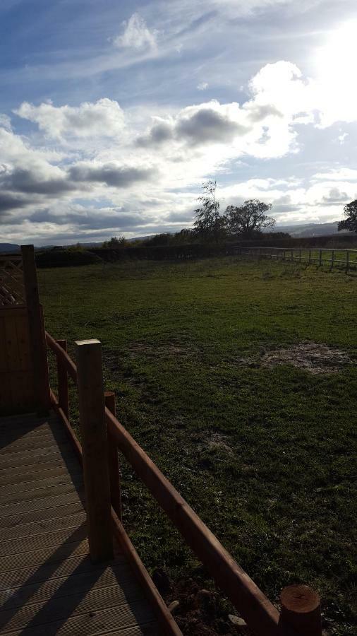 Ruth'S Refresh Country Retreat With Private Hot Tub Villa Shrewsbury Bagian luar foto