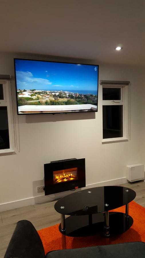Ruth'S Refresh Country Retreat With Private Hot Tub Villa Shrewsbury Bagian luar foto
